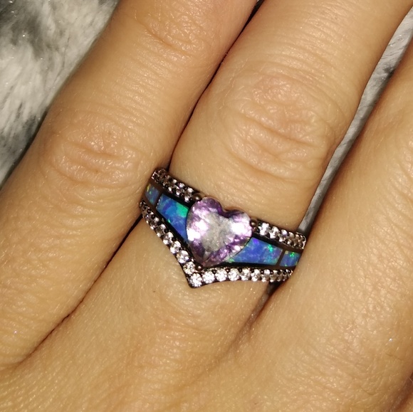 Ring - Picture 2 of 2